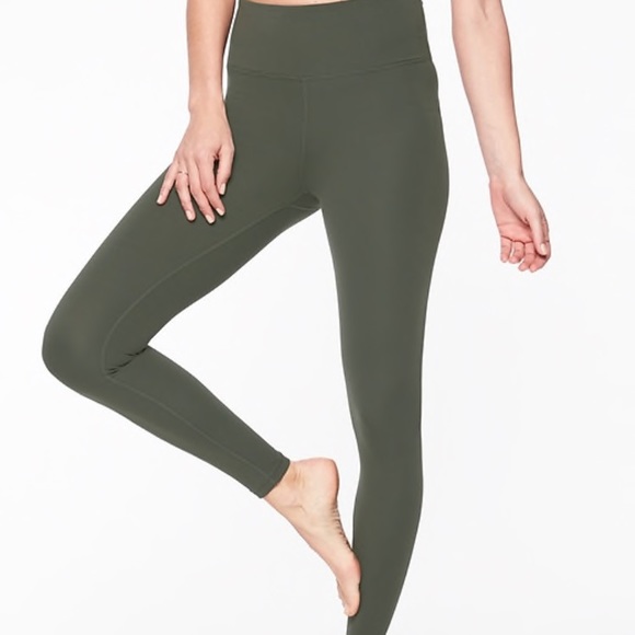 Athleta Pants - NWT Athleta Arbor Olive Elation 7/8 Leggings XS